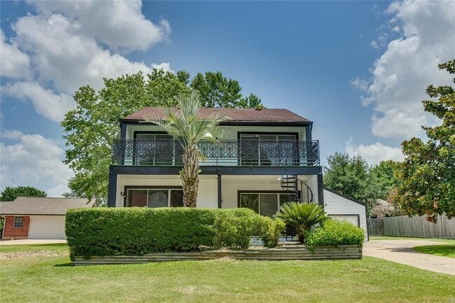 Building Photo - 7264 Edgewater Dr