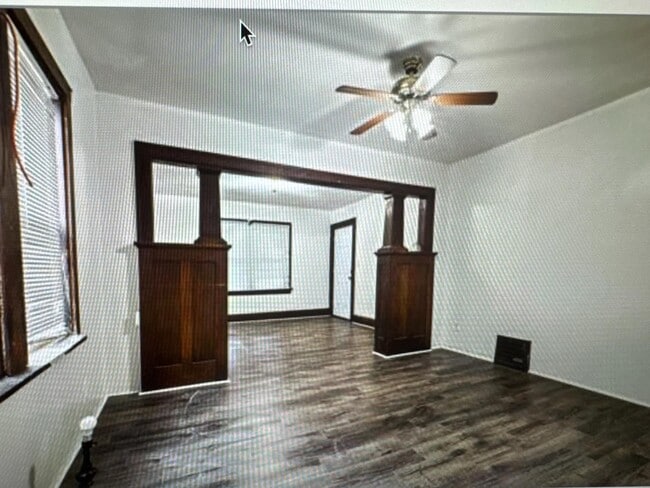 Foto del edificio - 314 N Longwood St