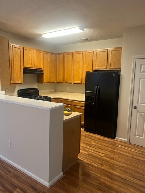 Building Photo - 4889 Robinson Square Dr