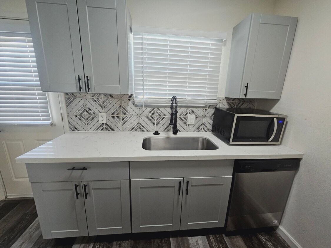 Primary Photo - 808 E Turney Avenue -Unit 10