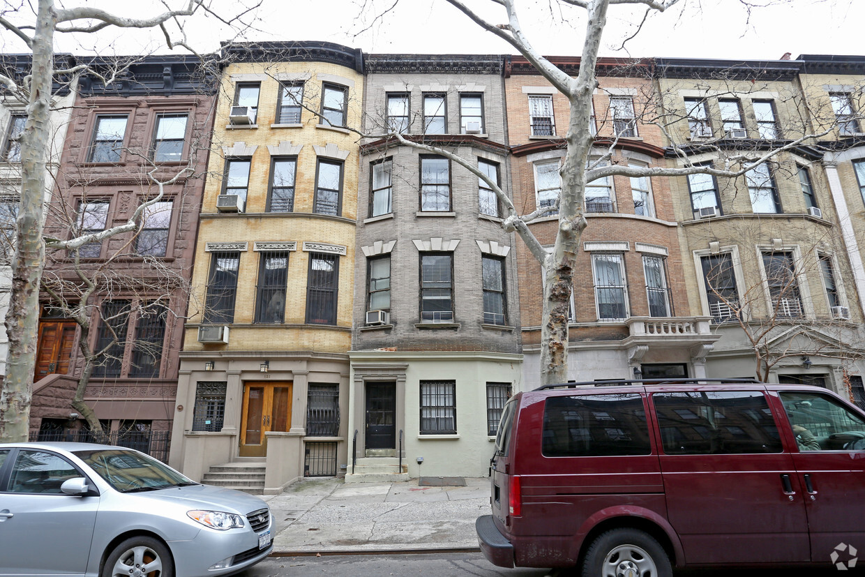 Building Photo - 129 W 88th St