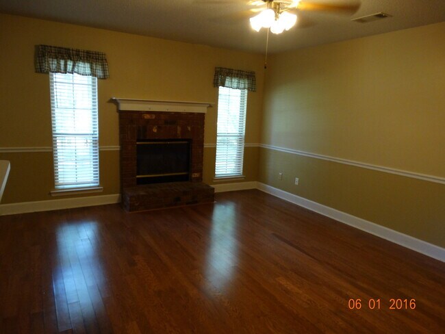 Foto del edificio - 30 Fernwood Ct