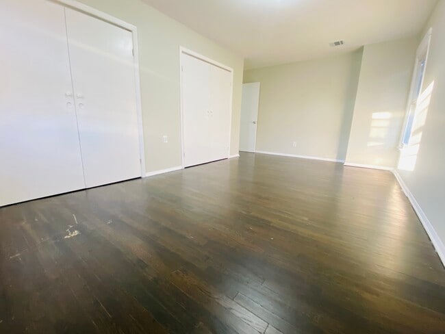 Building Photo - 66 Lincoln Plz