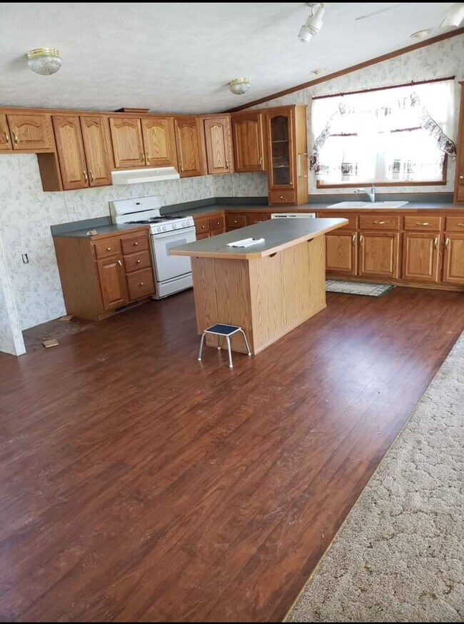 Kitchen - 9379 Grove Springs Rd