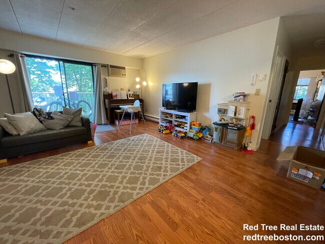 Photo - 125 Pleasant St Apartment