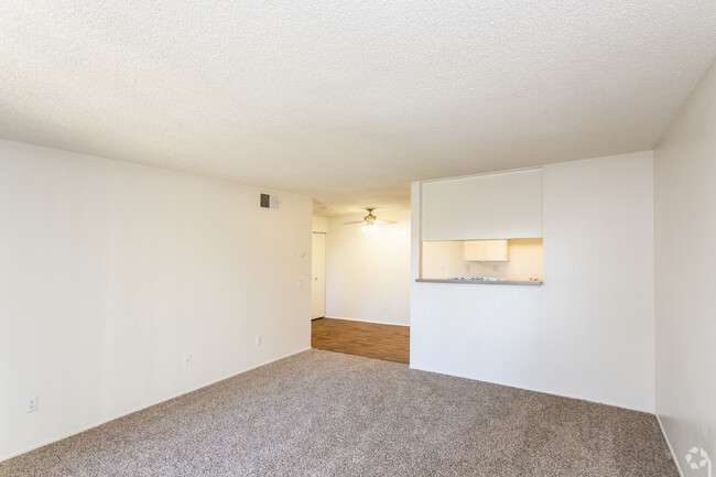 1 HAB, 1 BA - 655 ft² - Summit Apartments