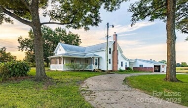 Building Photo - 36188 A Esther Rd