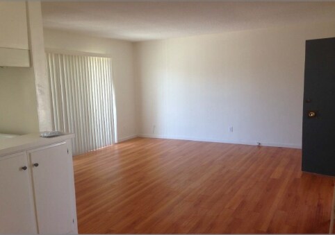 Foto del diseño de interior - 3652 Clarington Ave