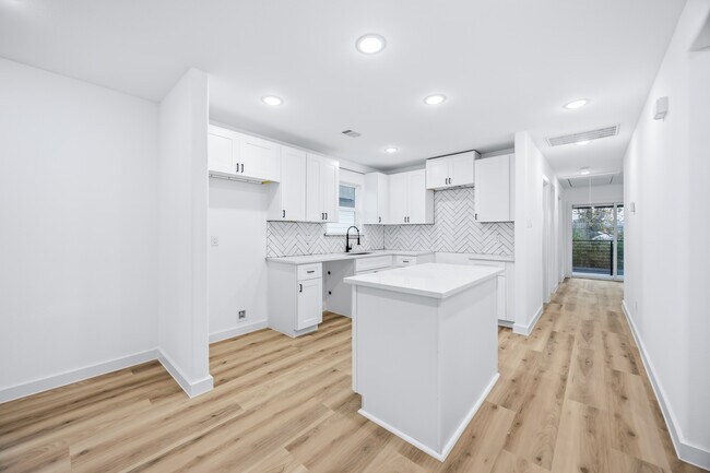 Foto del edificio - 9318 Sundown Dr