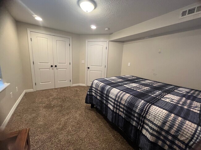 Foto del edificio - 2771 S Ivy Ln