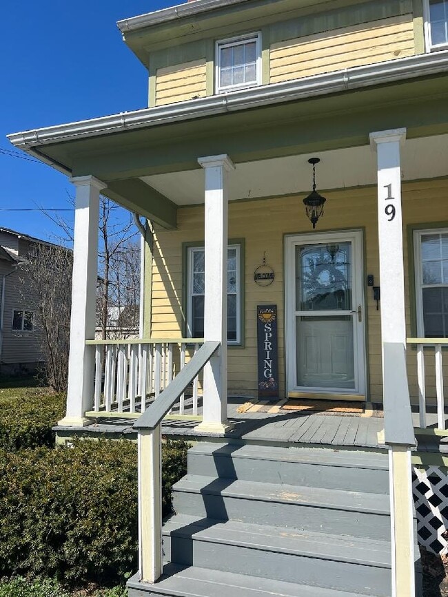 Building Photo - 19 Pardee St