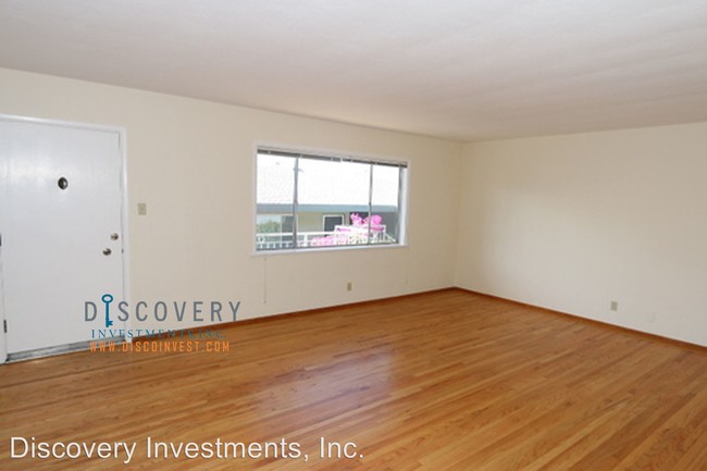 Building Photo - 296 Lenox Ave