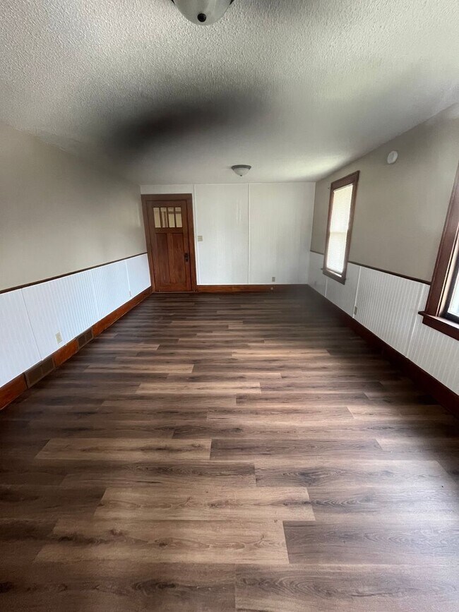 Foto del edificio - Cute 2 bedroom bungalow $795