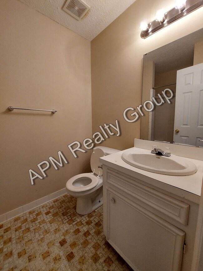 Building Photo - Convenient Broad River location!
