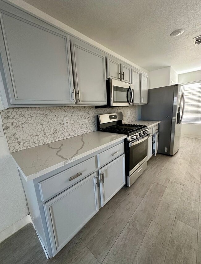 Building Photo - Must See 4 Bedroom Home!