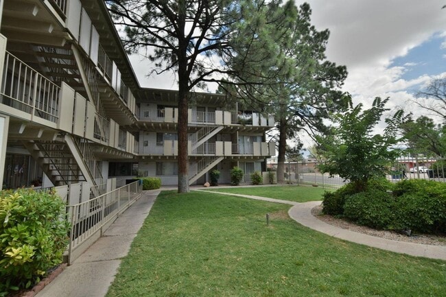 Interior Photo - The Lanai Apartments