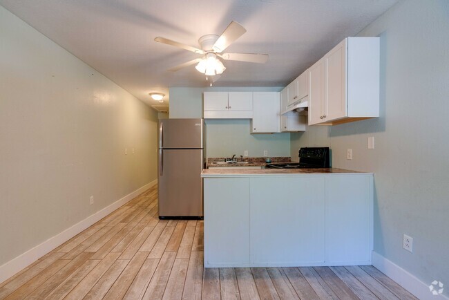 1HAB, 1BA - 384SF - Pine Haven Apartments