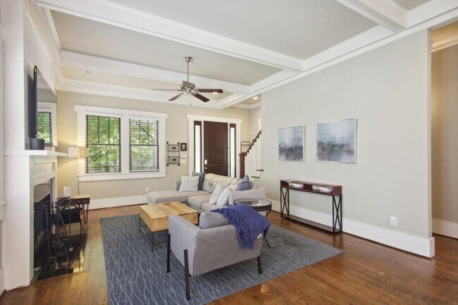 Foto del edificio - 519 N Highland Ave NE