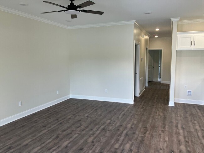 Foto del edificio - 181 Willowbrook Dr