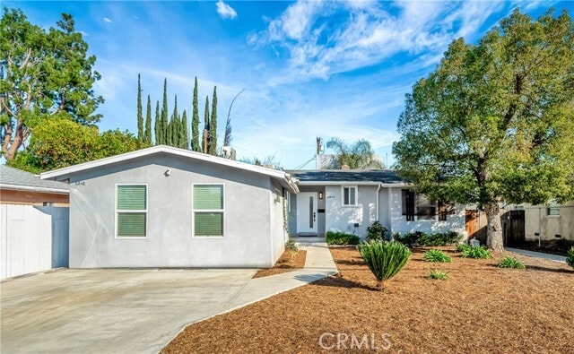 Primary Photo - 6846 Glade Ave
