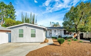 Building Photo - 6846 Glade Ave