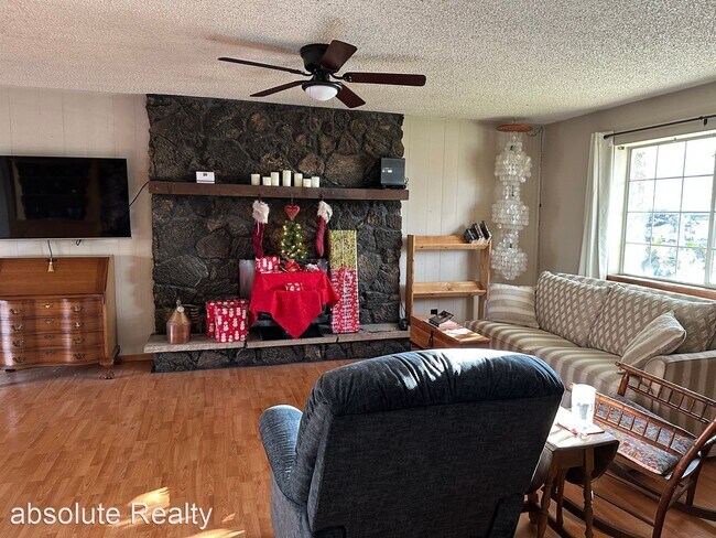 Building Photo - 3 br, 2 bath House - 915 Mountain View Dr