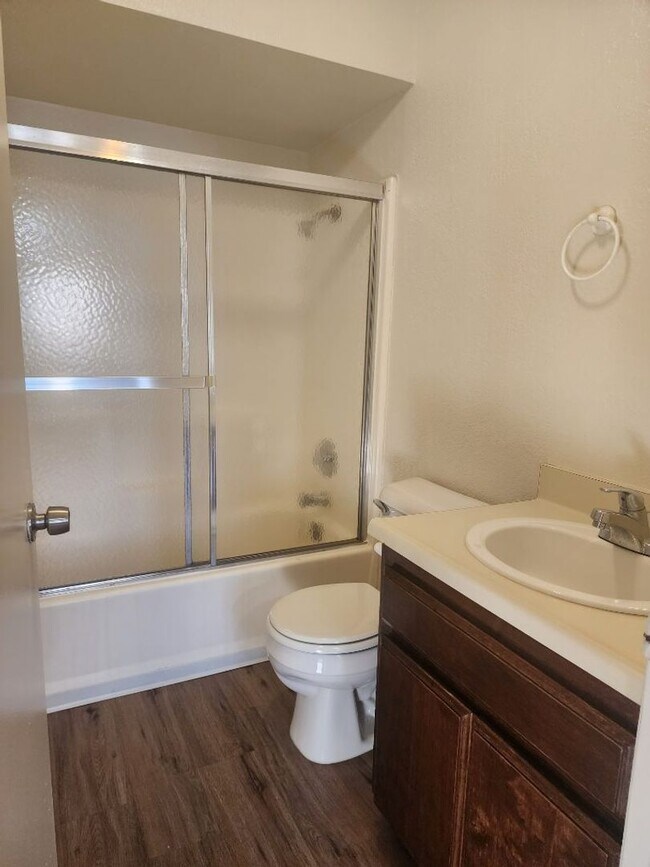 Foto del edificio - 2323 Chester Ln