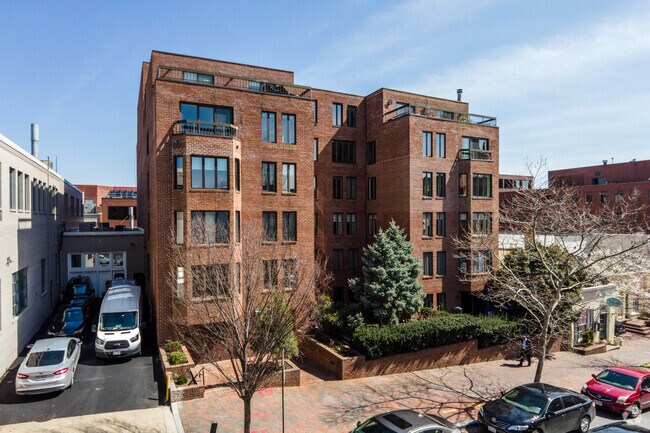 Building Photo - Wadsworth House