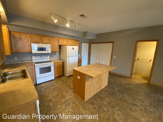 Building Photo - 3 br, 2.5 bath House - 3686 Coon Rapids Bl...