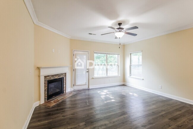 Building Photo - 4838 Longview Run