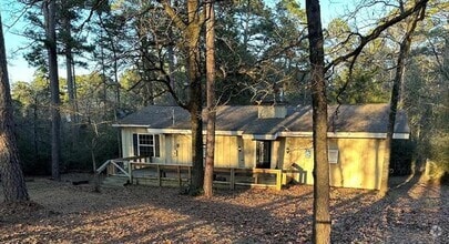 Building Photo - 1476 Holly Trail