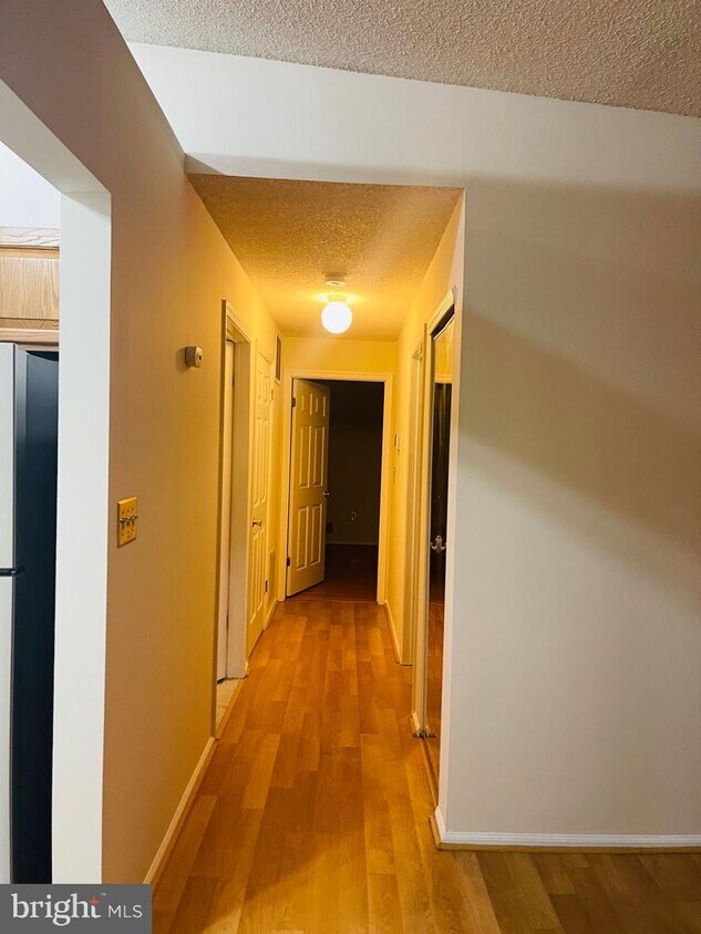 40 Versailles Ct, Hamilton Township, NJ 08619 Apartment for Rent in