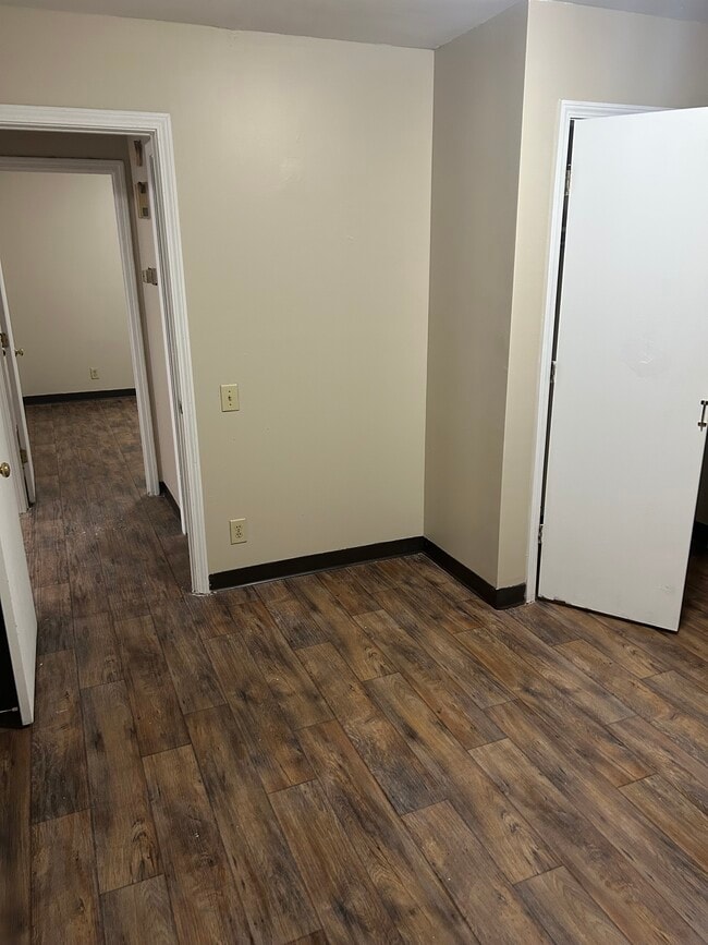 Building Photo - 214 Hudson Dr