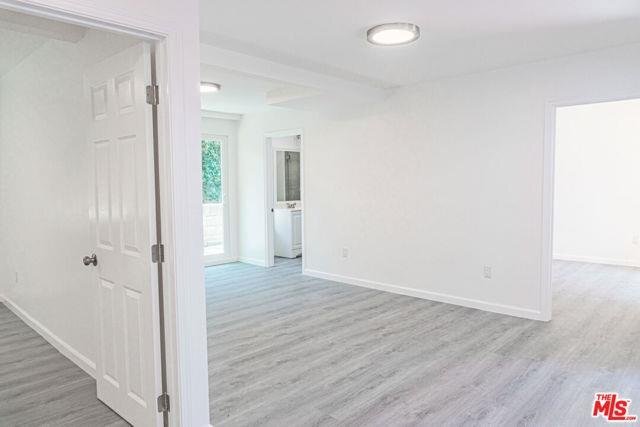 Foto del edificio - 1004 1/2 North Ogden Drive, West Hollywood...