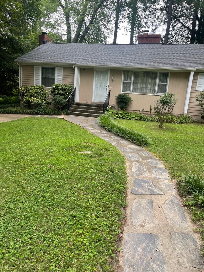 Foto del edificio - 1503 Westbury Dr - Furnished House