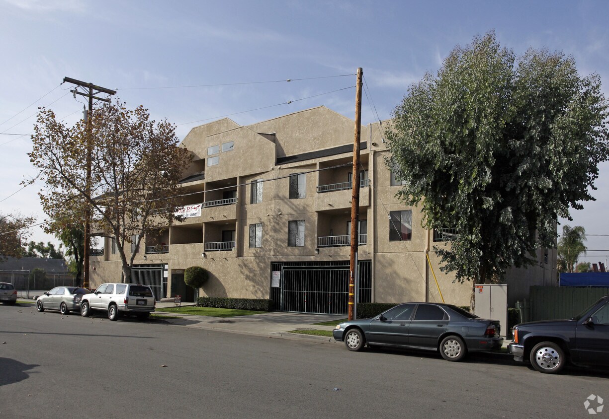 Bush Apartments Apartments in Santa Ana, CA