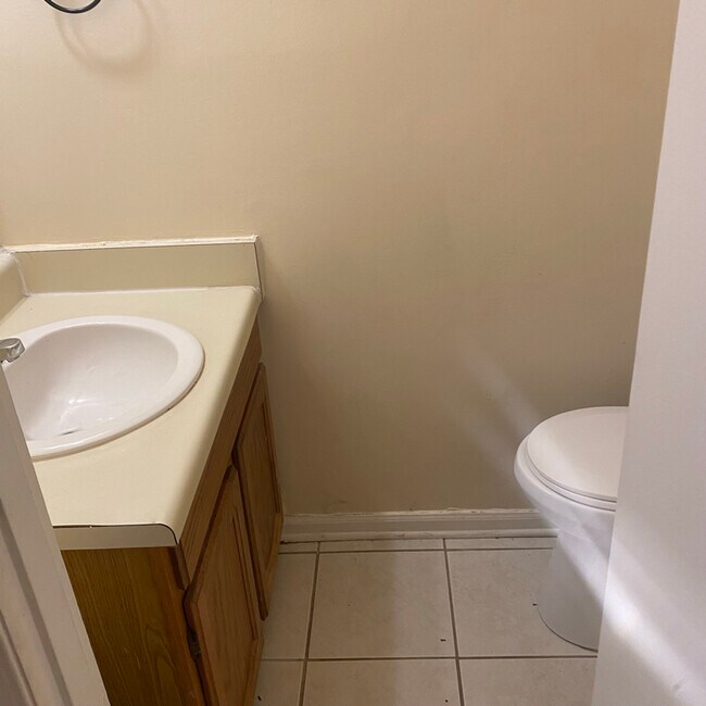 Building Photo - 6408 Baker Ct