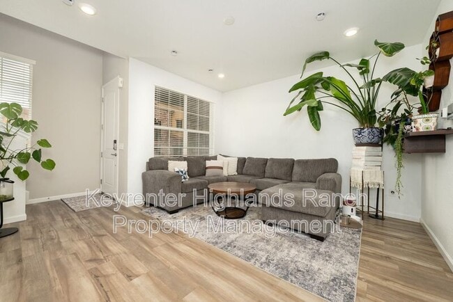 Foto del edificio - 8377 Lorenzo Ln