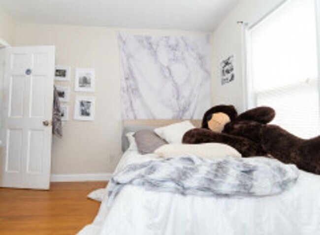 Foto del edificio - AWESOME 5 or 6 BED IN ALLSTON