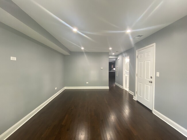 Building Photo - 4449 N Kildare Ave