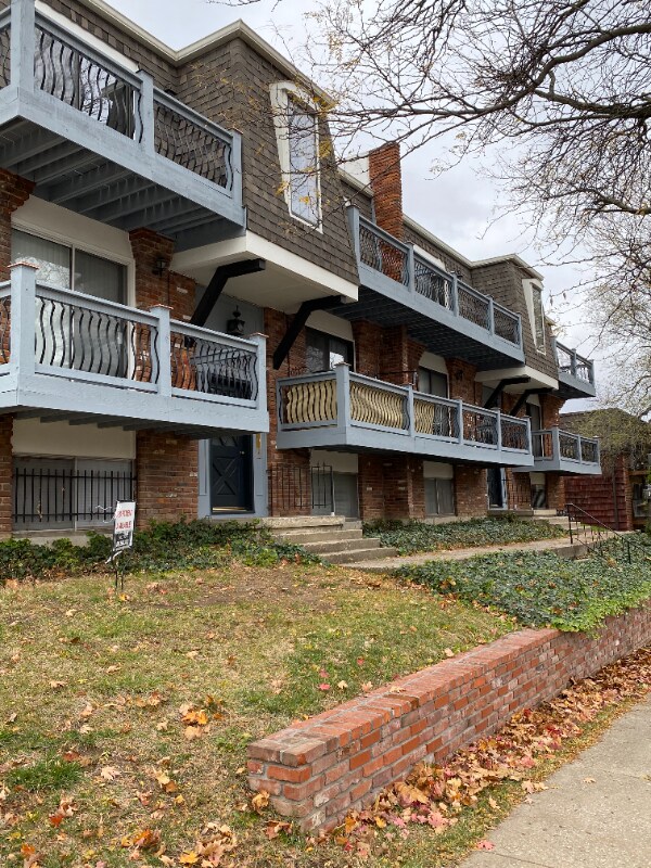 4630 Holly St, Kansas City, MO 64112 Room for Rent in Kansas City, MO