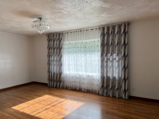 Foto del edificio - 1320 Hickory Dr