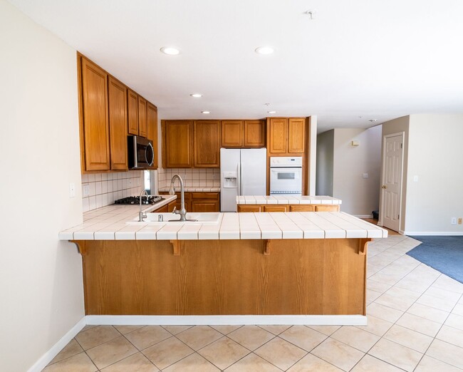 Building Photo - Beautiful 2 Story SIngle Family Home 4 bd....