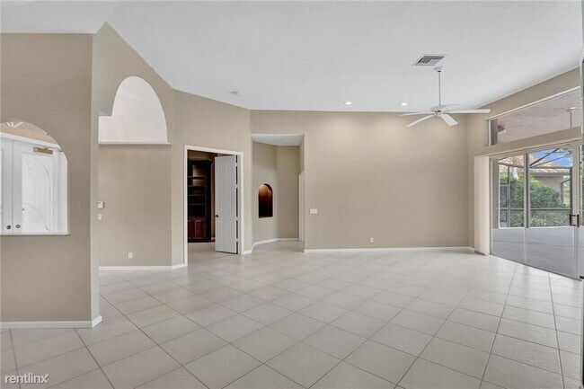 Foto del edificio - 5 br, 3.5 bath House - 8344 NW 43rd St