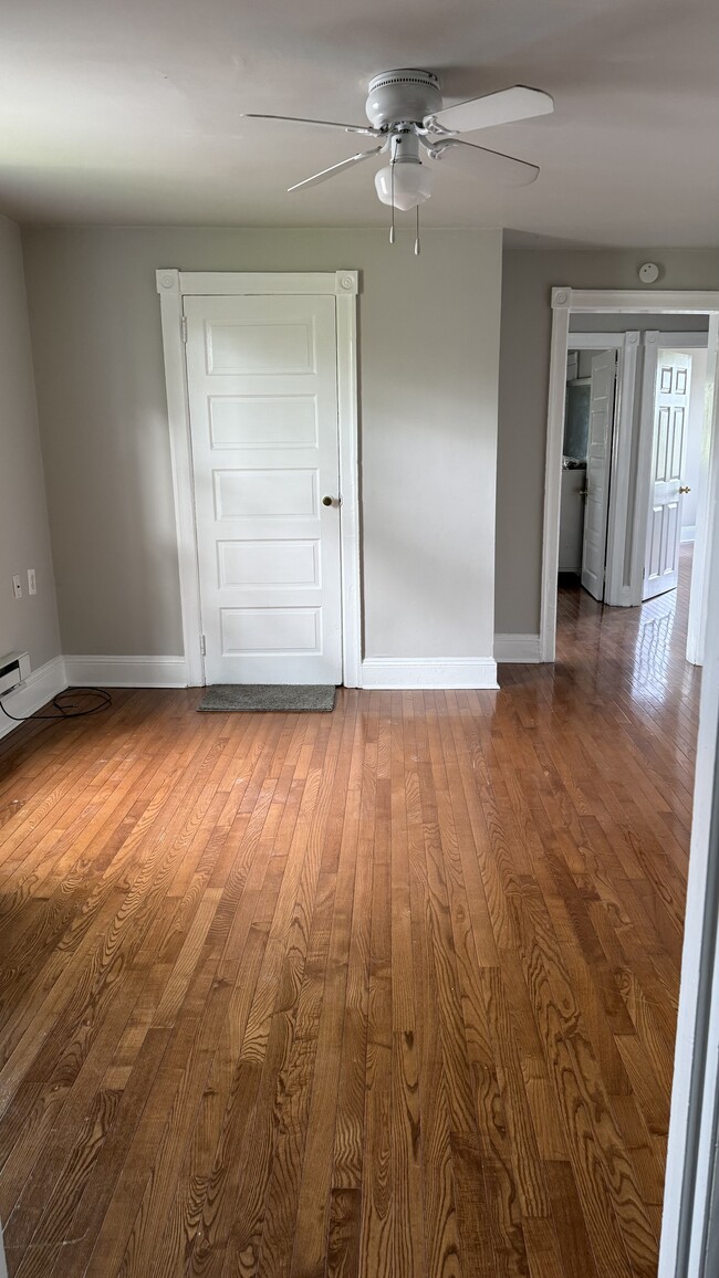 Living Room - 62 Penn Blvd