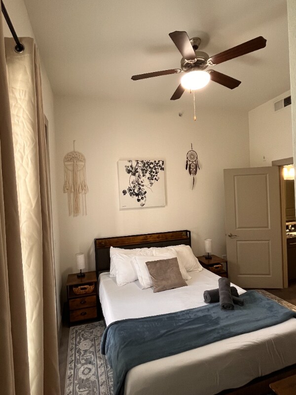 Foto del edificio - 5415 Maple Ave