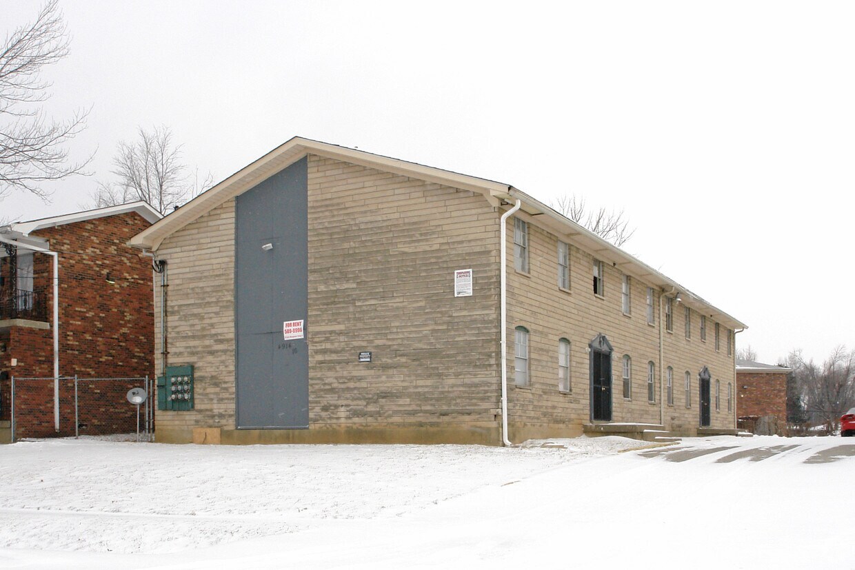 Building Photo - Saddlebrook Properties
