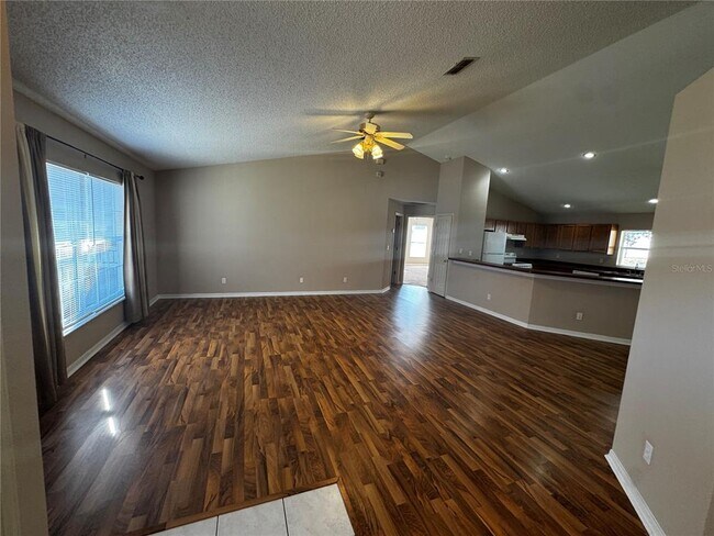 Foto del edificio - 1223 Cheshire St