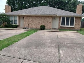 Building Photo - 120 Navajo Dr