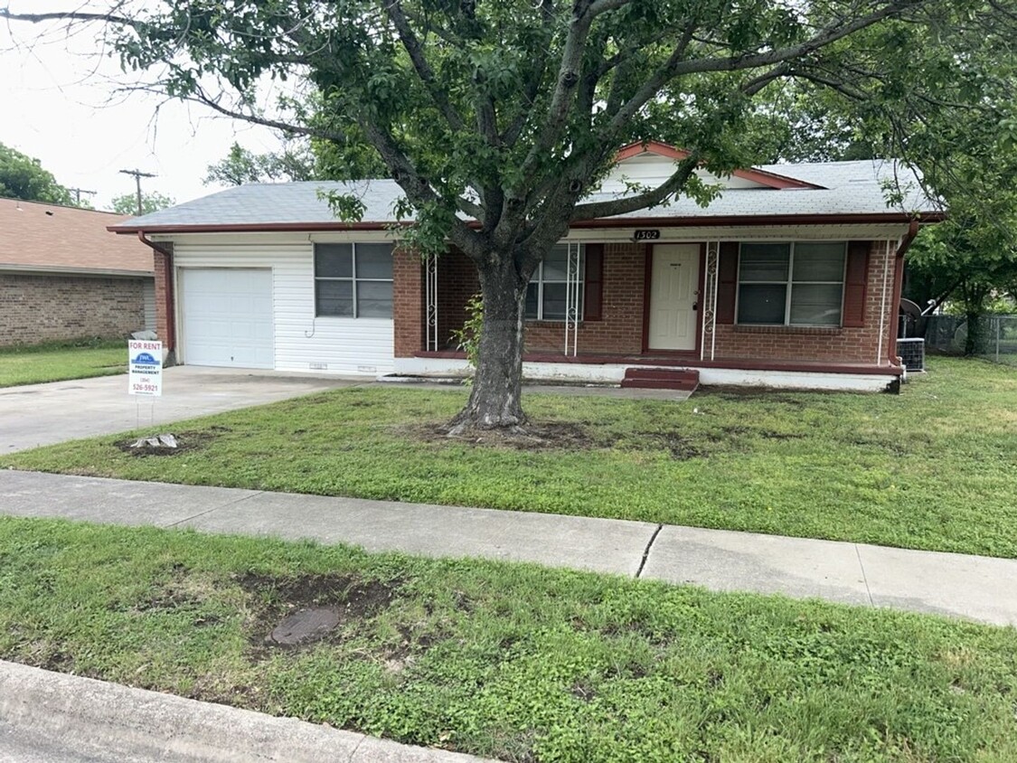 Foto principal - 1302 Becker Dr